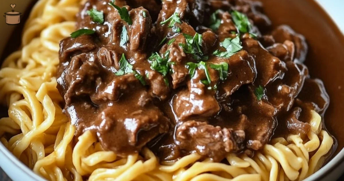 Slow Cooker Beef & Noodles
